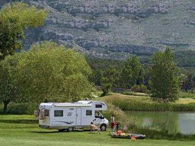 浙江荆门天禄休博园房车湖畔型营地